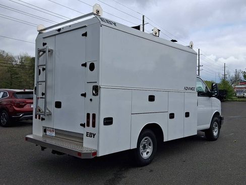 New 2025 GMC Savana 3500 w/ Power Convenience Package RWD image 4