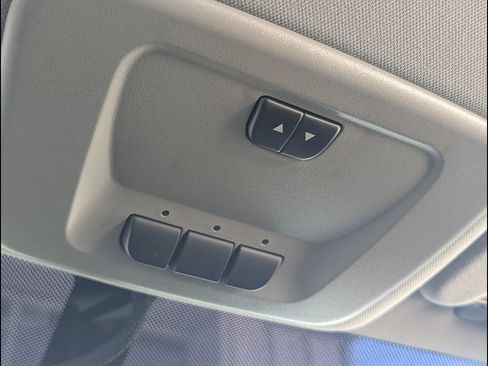 Used 2015 Chevrolet Impala LT w/ LT Sunroof Package FWD image 33
