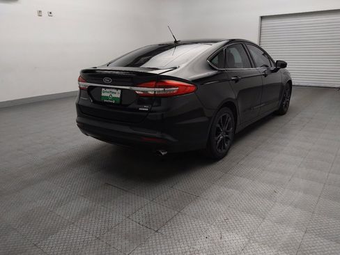 Used 2018 Ford Fusion SE w/ Equipment Group 201A FWD image 9