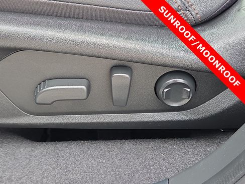 Used 2025 Subaru Forester Touring AWD/4WD image 14