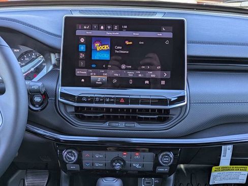 New 2026 Jeep Compass Latitude image 18