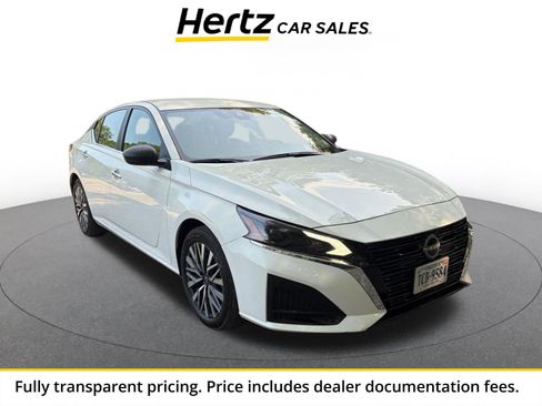 Used 2025 Nissan Altima 2.5 SV FWD image 1