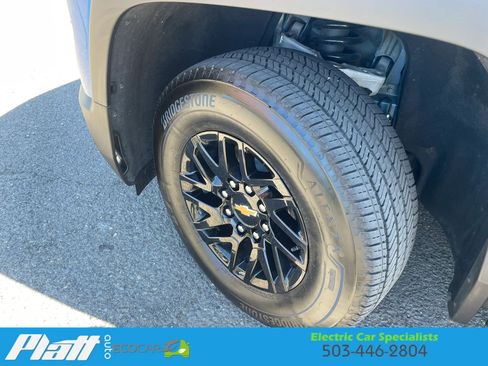 Used 2025 Chevrolet Silverado EV LT AWD/4WD image 19