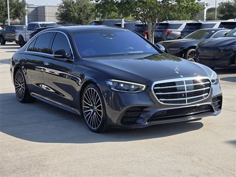 Used 2022 Mercedes-Benz S 500 4MATIC image 3
