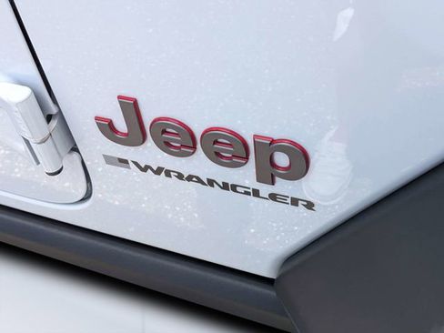 Certified 2025 Jeep Wrangler Rubicon w/ Safety Group AWD/4WD image 13