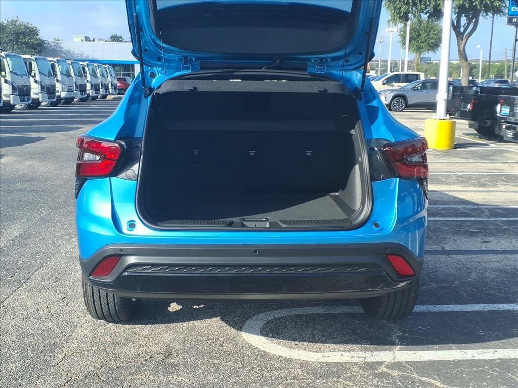 New 2026 Chevrolet Trax RS w/ Driver Confidence Package FWD image 12