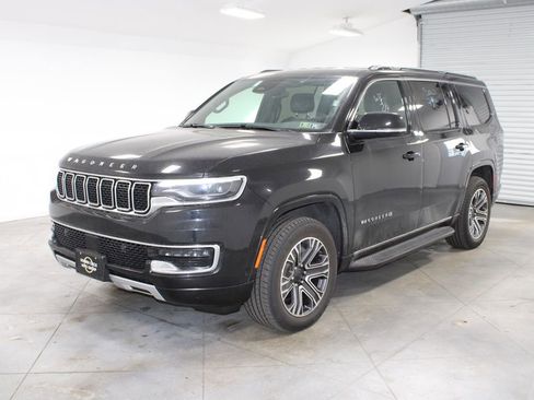 Used 2024 Jeep Wagoneer Series II image 4