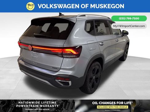 New 2026 Volkswagen Taos SEL image 7