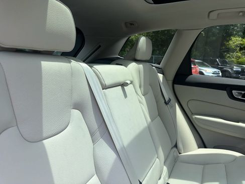 Used 2024 Volvo XC60 B5 Plus w/ Protection Package Premier AWD/4WD image 21