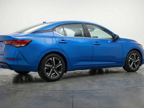 Used 2025 Nissan Sentra SV image 9