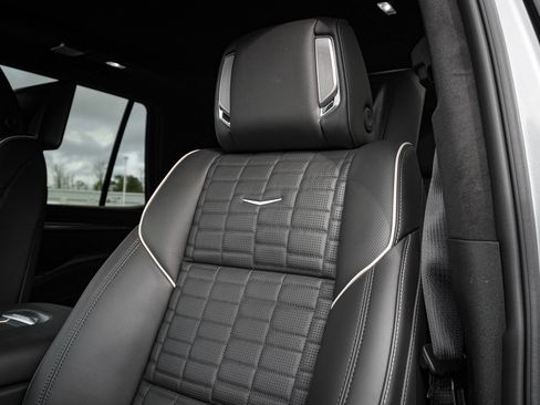 Used 2025 Cadillac Escalade Sport Platinum w/ LPO, ONYX Package image 16