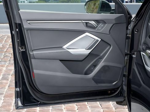 Used 2023 Audi Q3 2.0T Premium w/ Convenience Package image 12