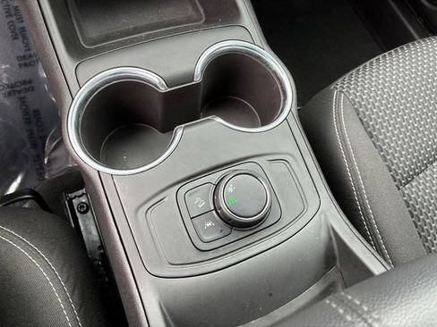 Used 2024 GMC Terrain SLE image 29