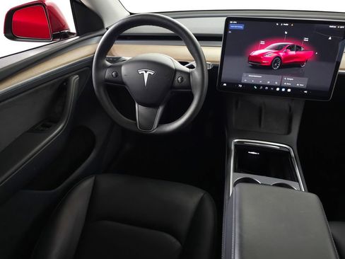 Used 2024 Tesla Model Y Long Range AWD/4WD image 19