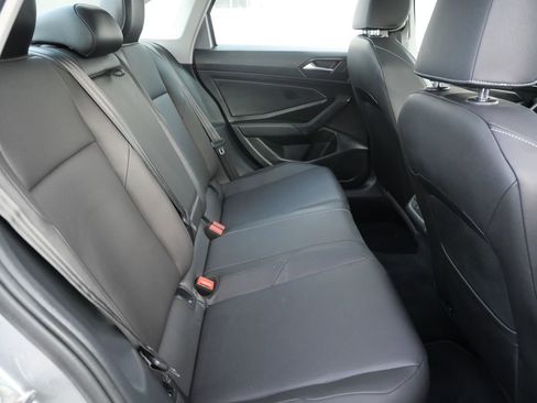 Used 2019 Volkswagen Jetta SE w/ Cold Weather Package image 25