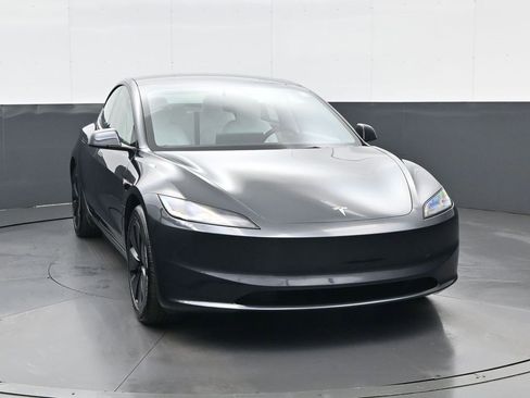 Used 2025 Tesla Model 3 Long Range image 2