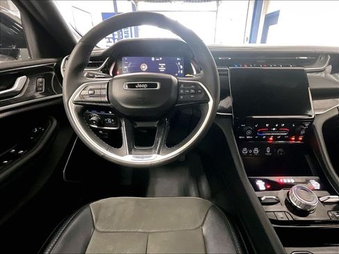 Used 2022 Jeep Grand Cherokee Trailhawk AWD/4WD image 17