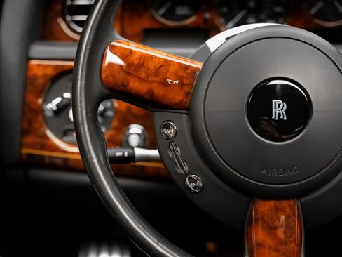 Used 2007 Rolls-Royce Phantom Sedan RWD image 40