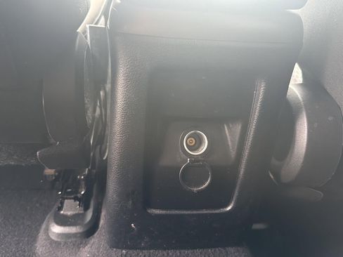 Used 2020 Dodge Journey SE image 16