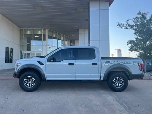 Used 2017 Ford F150 Raptor w/ Equipment Group 801A Mid AWD/4WD image 3