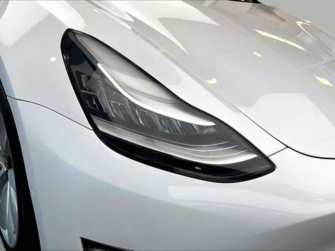 Used 2020 Tesla Model 3 Standard Range Plus RWD image 25