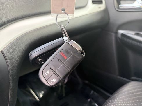 Used 2019 Dodge Journey SE w/ Connectivity Group image 34