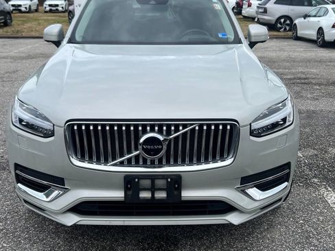 Used 2022 Volvo XC90 T8 Inscription w/ Advanced Package image 2