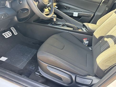 Certified 2026 Hyundai Elantra Sport image 9
