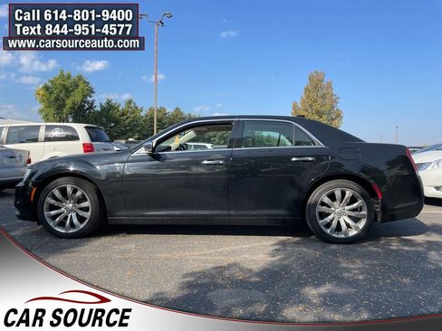 Used 2017 Chrysler 300 C w/ Safetytec Plus Group image 4