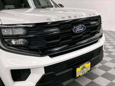 Used 2025 Ford Expedition Active AWD/4WD image 36