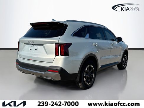 New 2026 Kia Sorento S image 5