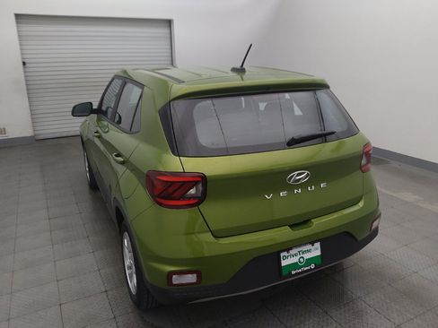Used 2023 Hyundai Venue SE FWD image 6