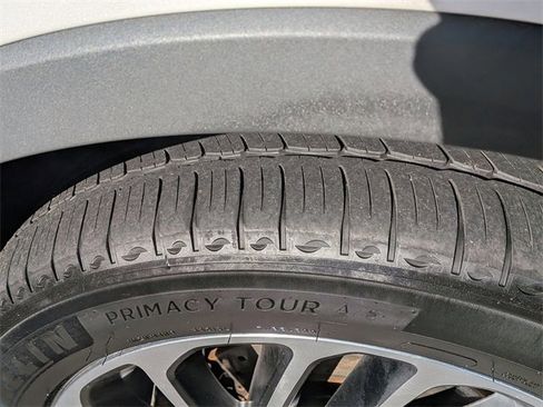 Used 2019 Lincoln Nautilus Reserve image 11