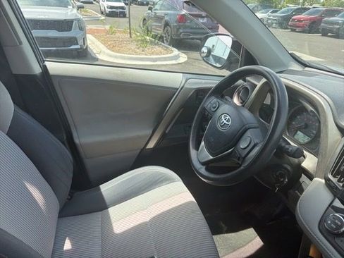 Used 2013 Toyota RAV4 XLE AWD/4WD image 13