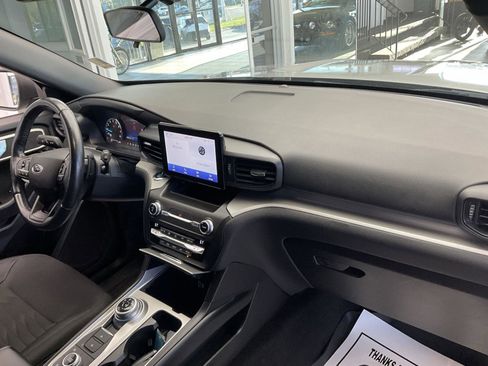 Used 2020 Ford Explorer XLT image 13