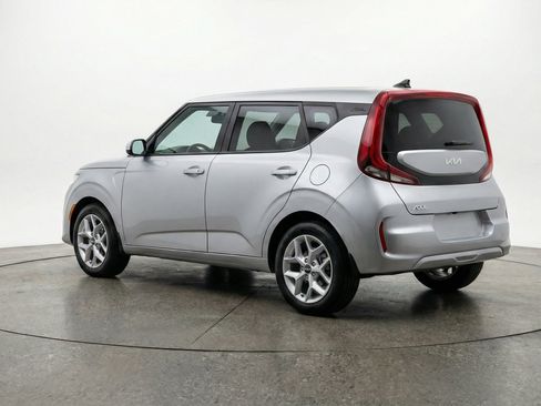 Used 2025 Kia Soul LX w/ LX Technology Package image 6