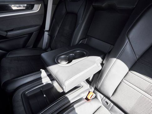 Used 2024 Porsche Cayenne Turbo GT image 50