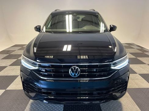Certified 2022 Volkswagen Tiguan SE R-Line FWD image 2