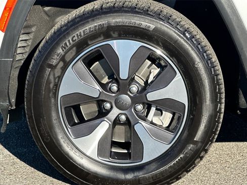 Used 2024 Jeep Grand Cherokee Limited 4xe image 34