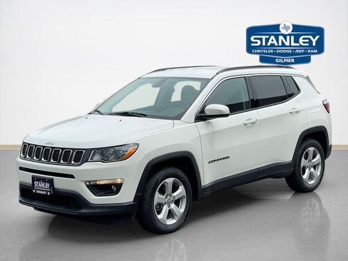 Used 2018 Jeep Compass Latitude FWD image 3