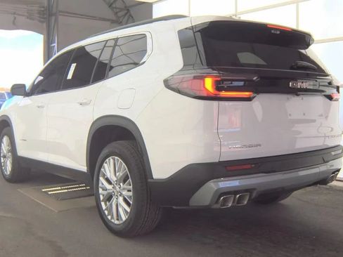 Used 2026 GMC Acadia Elevation w/ Elevation Premium Package FWD image 4