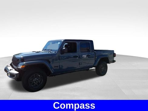 Used 2024 Jeep Gladiator Sport AWD/4WD image 23