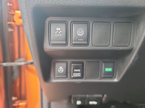 Used 2017 Nissan Rogue Sport SL w/ SL Premium Package image 16