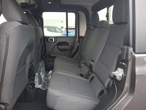 New 2026 Jeep Gladiator Sport image 7