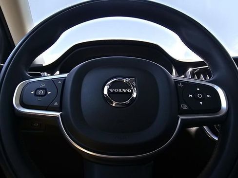 Used 2022 Volvo S60 B5 Momentum w/ Premium Package image 29