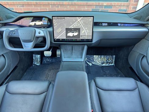 Used 2021 Tesla Model S Plaid image 13