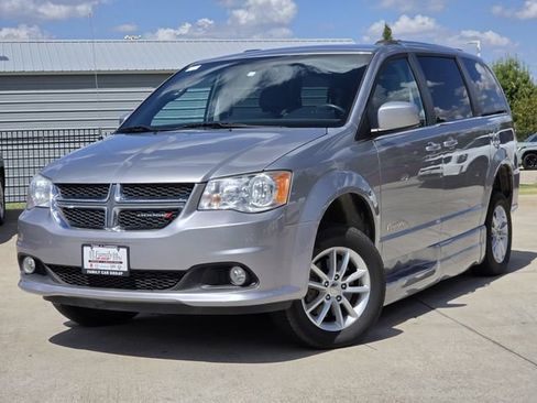 Used 2019 Dodge Grand Caravan SXT FWD image 1
