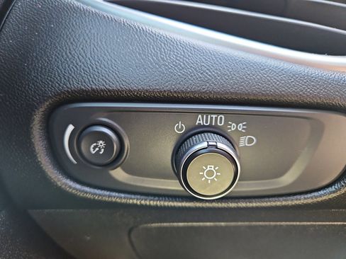 Used 2025 Chevrolet Malibu LT FWD image 15