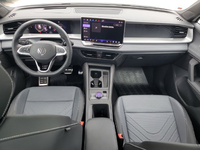 Used 2025 Volkswagen Tiguan SE R-Line AWD/4WD image 8