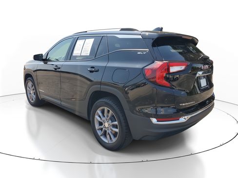Used 2024 GMC Terrain SLT image 4